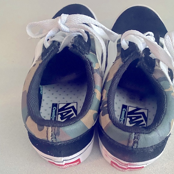 Vans Black and Camo Old Skool Sneakers with Signature Stripe - Picture 4 of 11